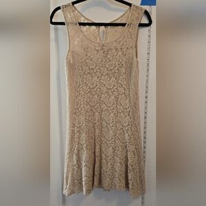 Cream stretchy lace dress | Size 8